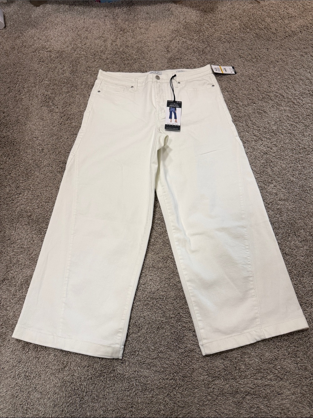 NWT sofia by sofia vergara Wide Leg Crop Jeans - 12
